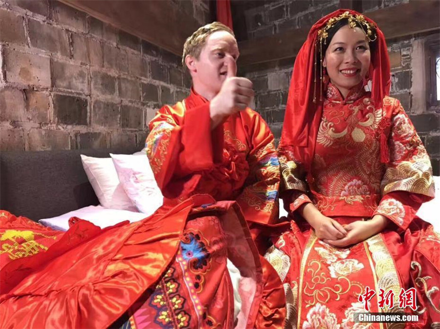 Couple uses 200-year-old Qing Dynasty home as backdrop for wedding