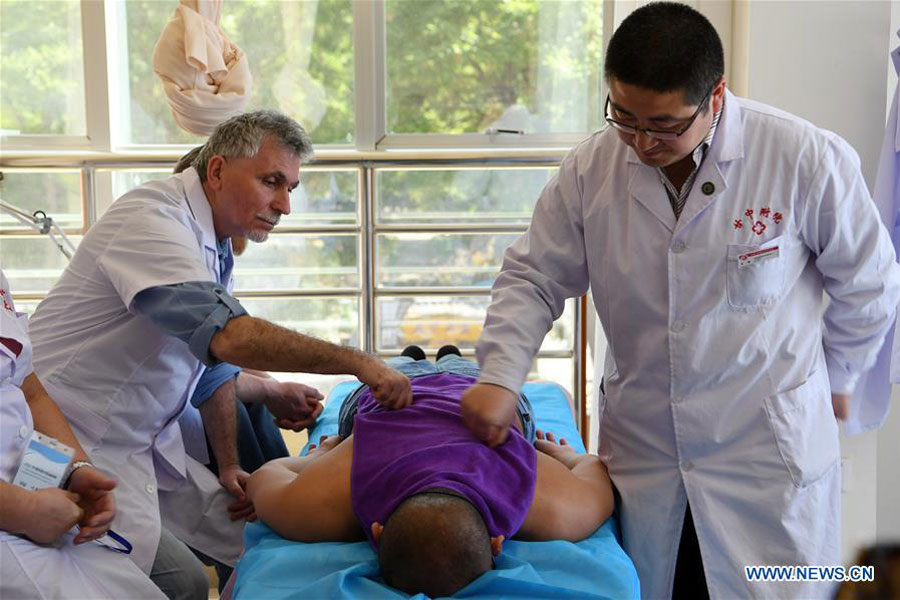 Russian medical workers attend training course of TCM in Lanzhou