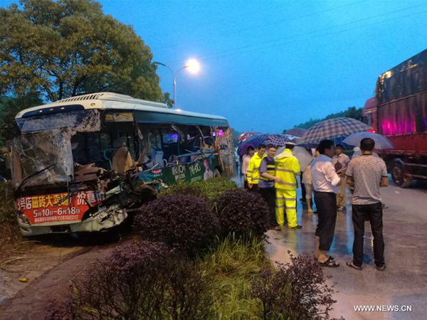 10 killed, 8 severely injured in East China traffic accident