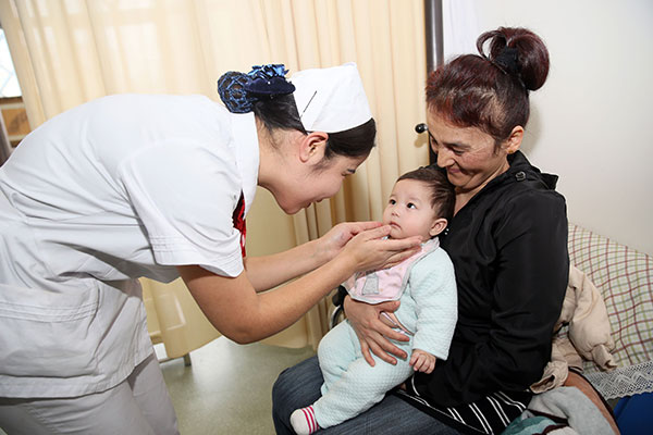 More foreigners seeking medical care in Xinjiang