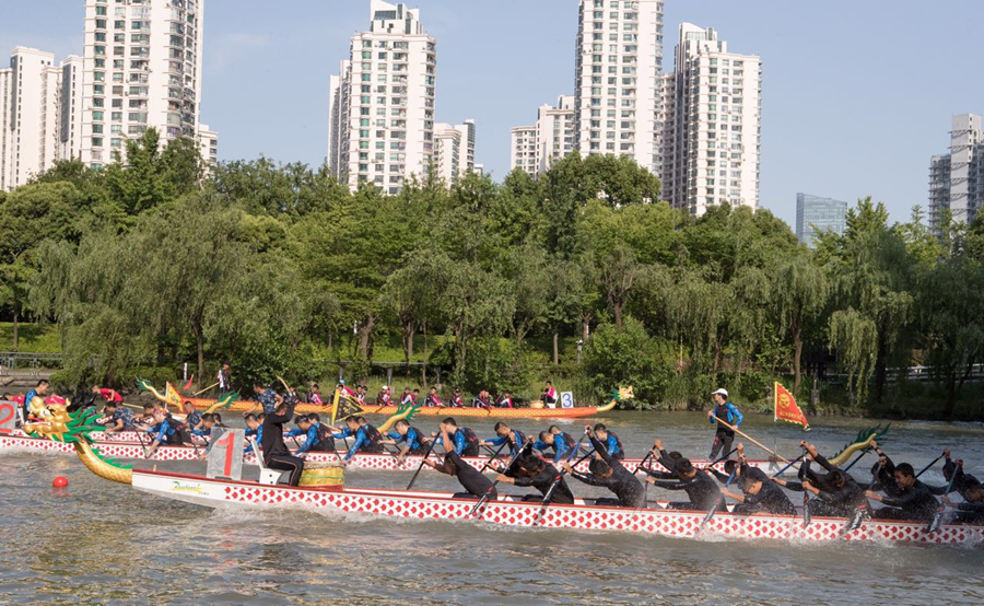 Shanghai dragon boat races draw crowds