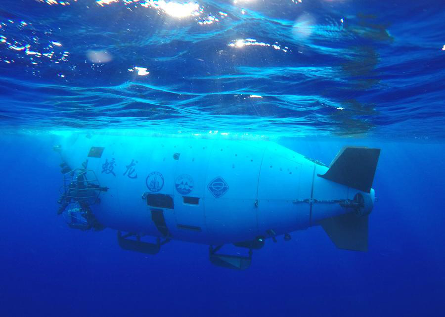 China's submersible Jiaolong conducts 5th dive in Mariana Trench