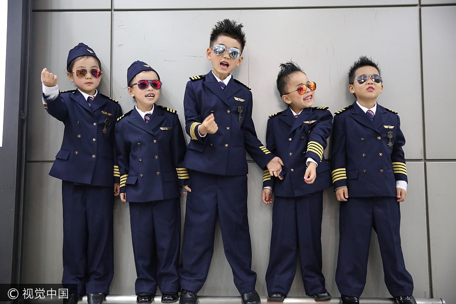 Junior pilots form air safety flash mob