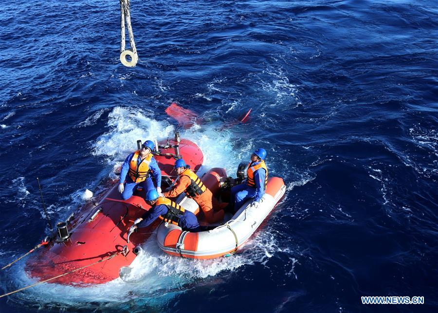 Chinese submersible <EM>Jiaolong</EM> to dive in Yap Trench