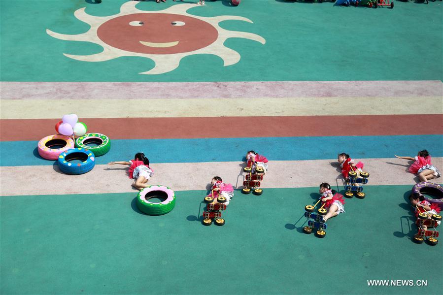 Children in kindergartens around China enter graduation season