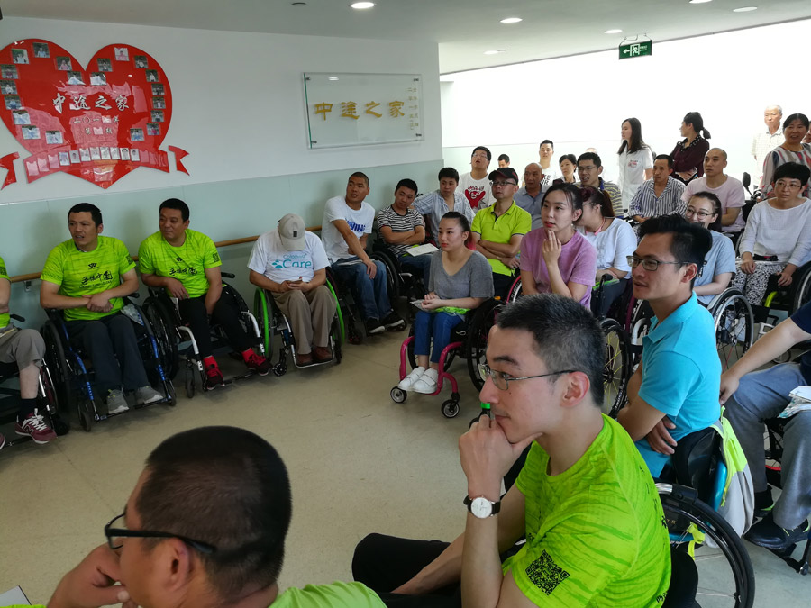 Handcycling team tours China