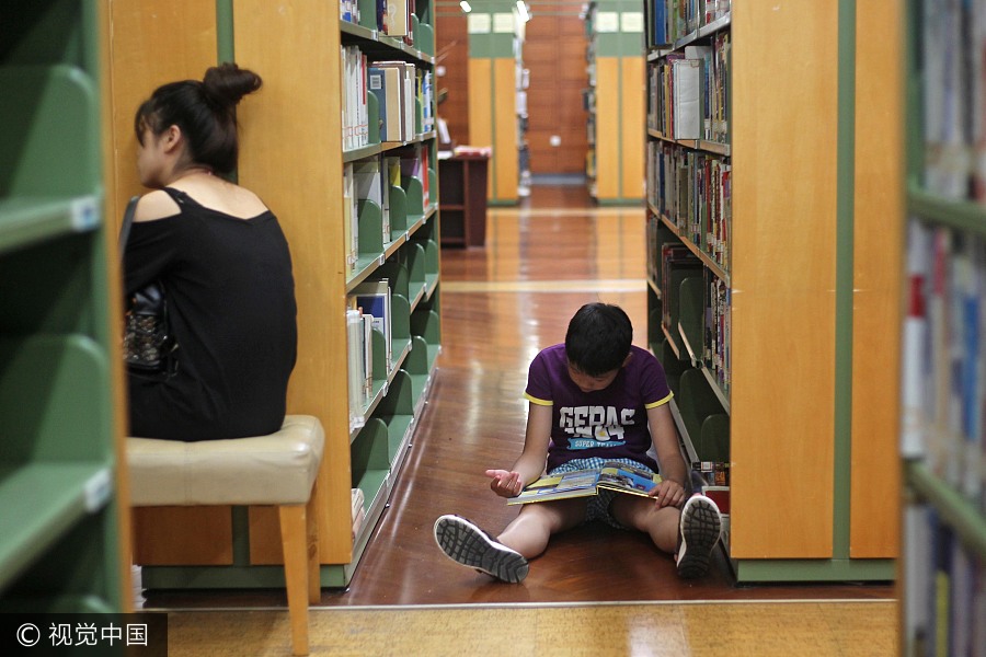 People escape to air-raid shelters, boxcars as Hangzhou sizzles under scorching sun