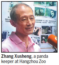 Panda keeper bears all for his 'friends'