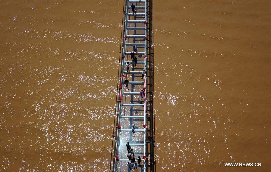 Glass bridge across the Yellow River