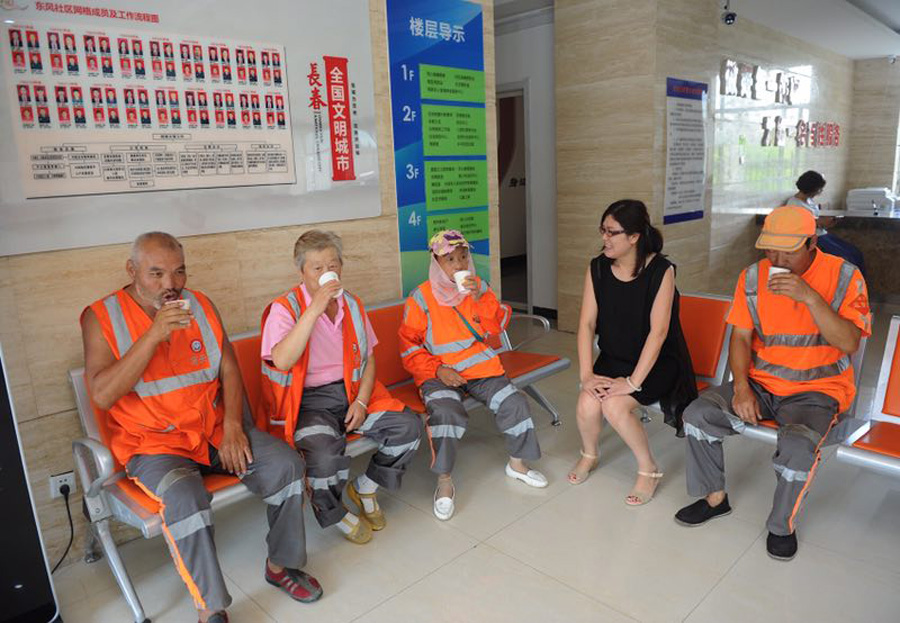 Service stations give cleaners a break in Changchun