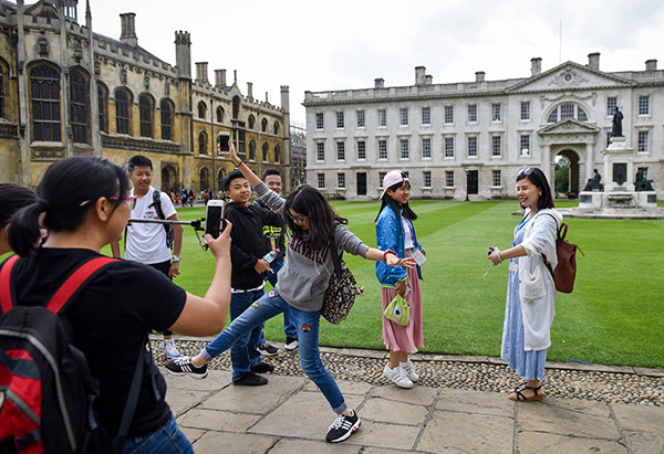 More Chinese students summer at UK schools