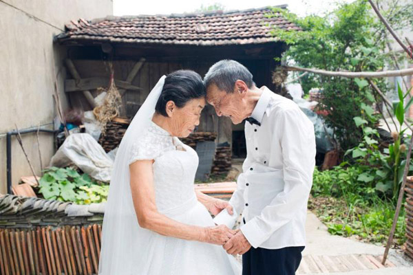 Never too late for picture-perfect wedding shots