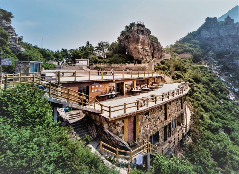 Baishi Mount, a comfortable place to visit and stay