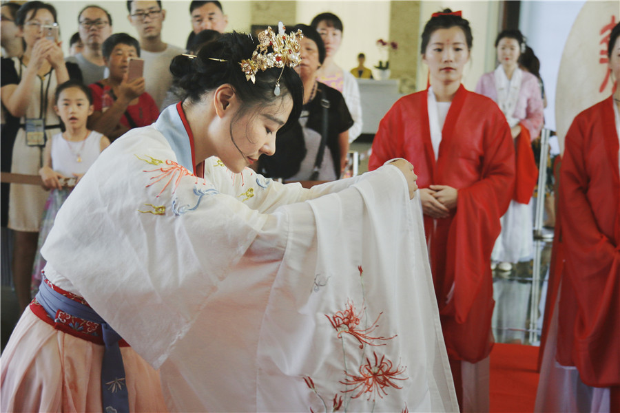 Chinese Valentine's Day celebrated in ancient way