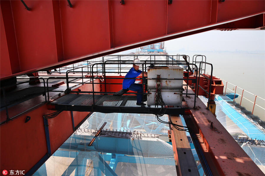 Aerial view of Shanghai-Nantong Yangtze River Bridge under construction