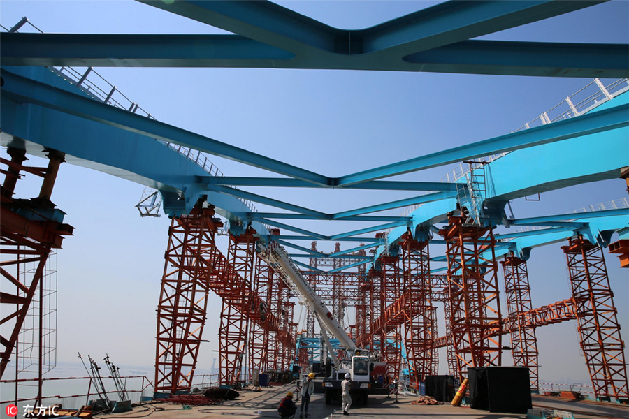 Aerial view of Shanghai-Nantong Yangtze River Bridge under construction