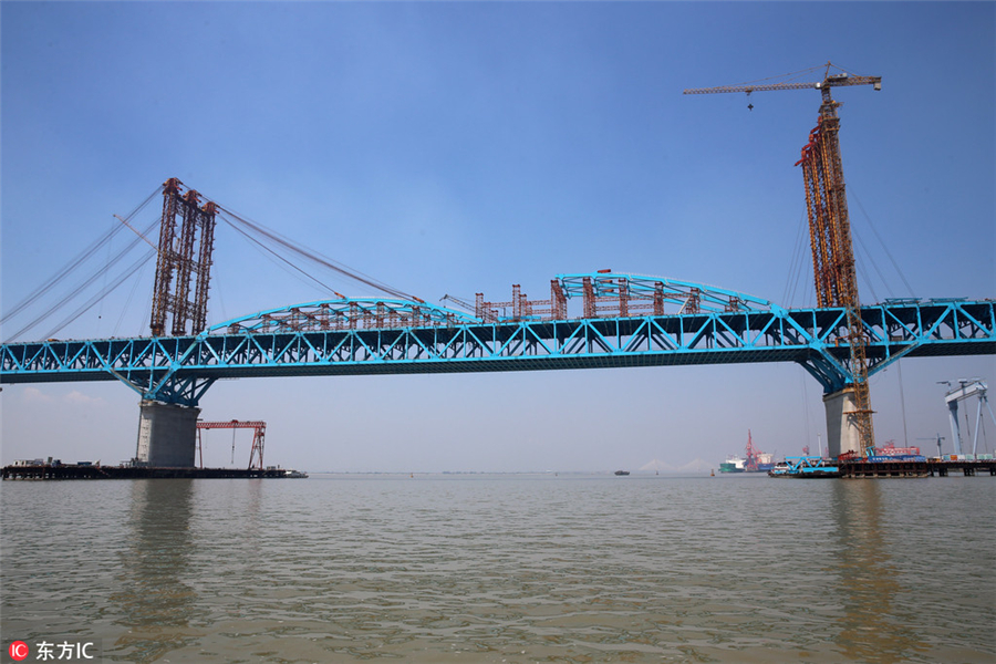 Aerial view of Shanghai-Nantong Yangtze River Bridge under construction