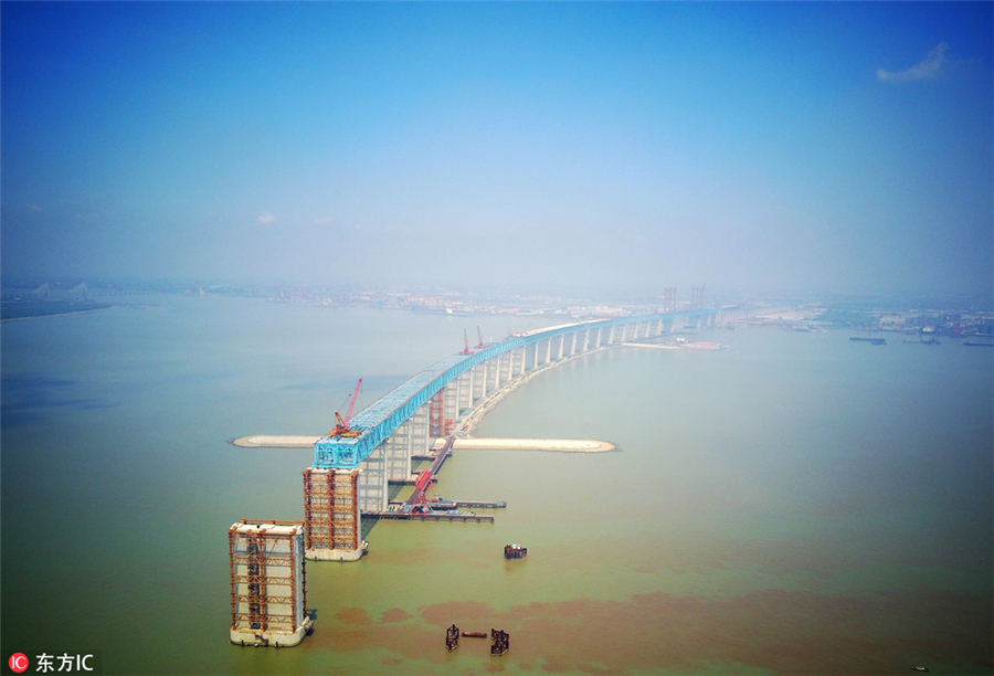 Aerial view of Shanghai-Nantong Yangtze River Bridge under construction