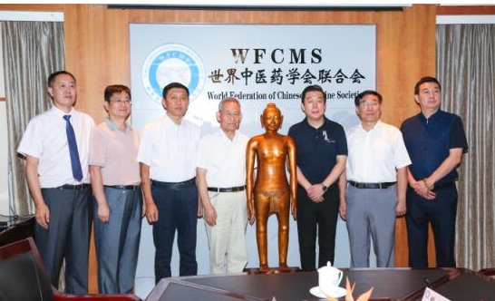 Souvenir of bronze acupuncture figure to hit the global market