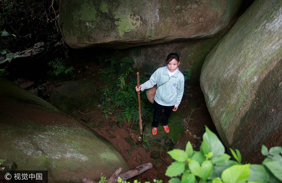 Teen who lived in a Guangxi cave starts high school