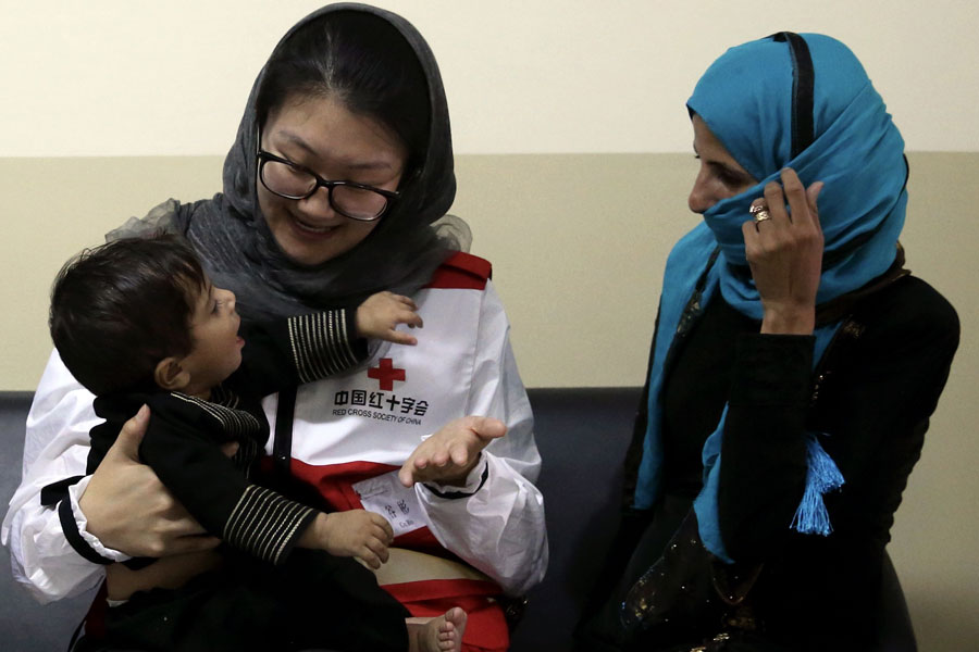 Red Cross offers Afghan children a lifeline