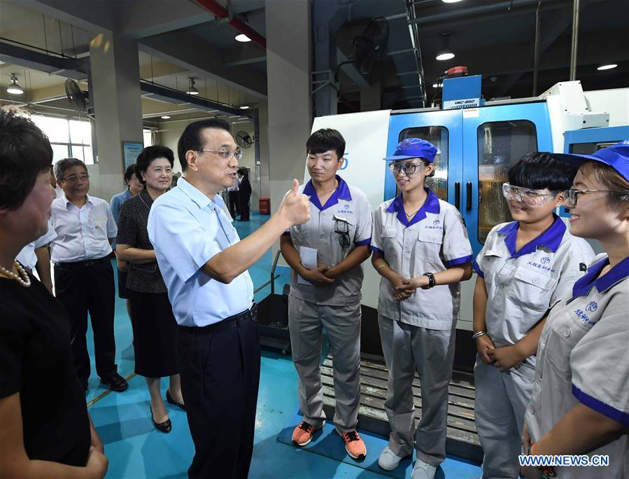 Premier stresses vocational education to boost 'Made in China'