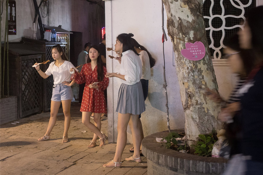 The bustling nightlife of Wuxi