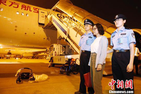 'Red Notice' fugitive returns to China