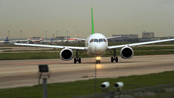 China's self-developed C919 jet takes second test flight