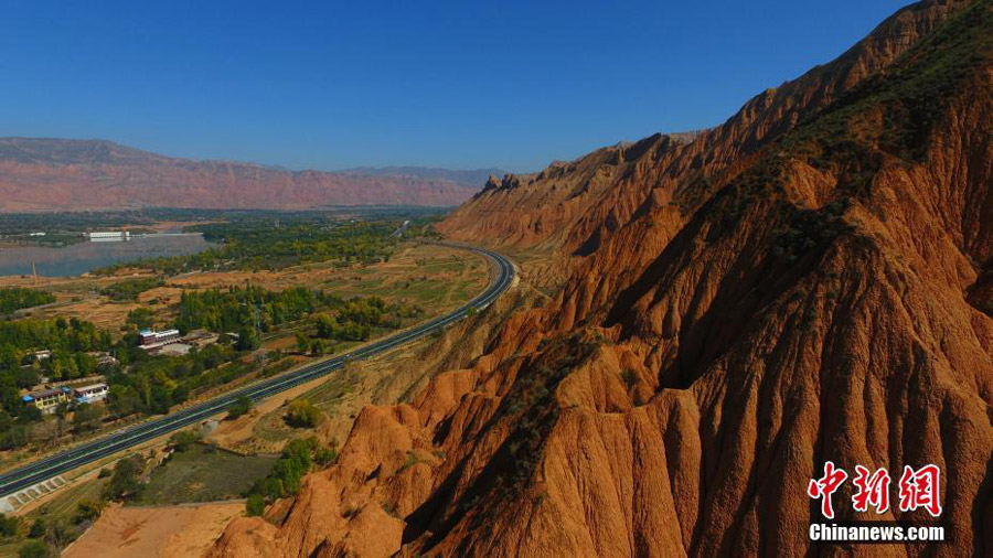 Northwest China's autonomous county gets first highway