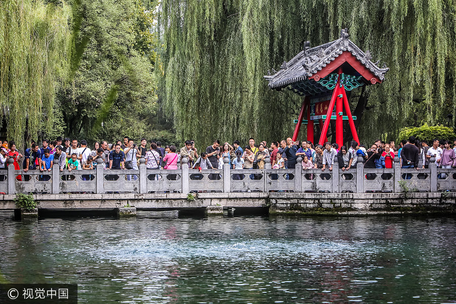 A look back at crowded China spots during the holiday week
