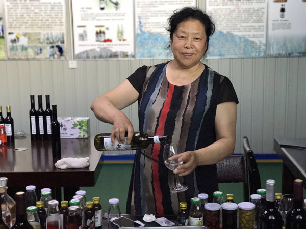 A passion for tree sap turns into profit - China -