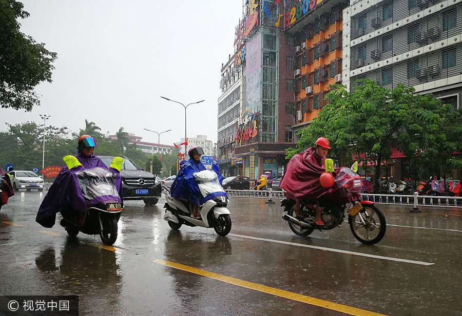 Typhoon Khanun makes landfall in S China