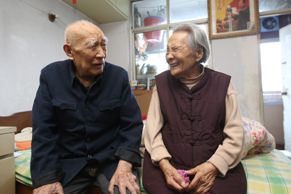 Henan couple reveals secret of their long life