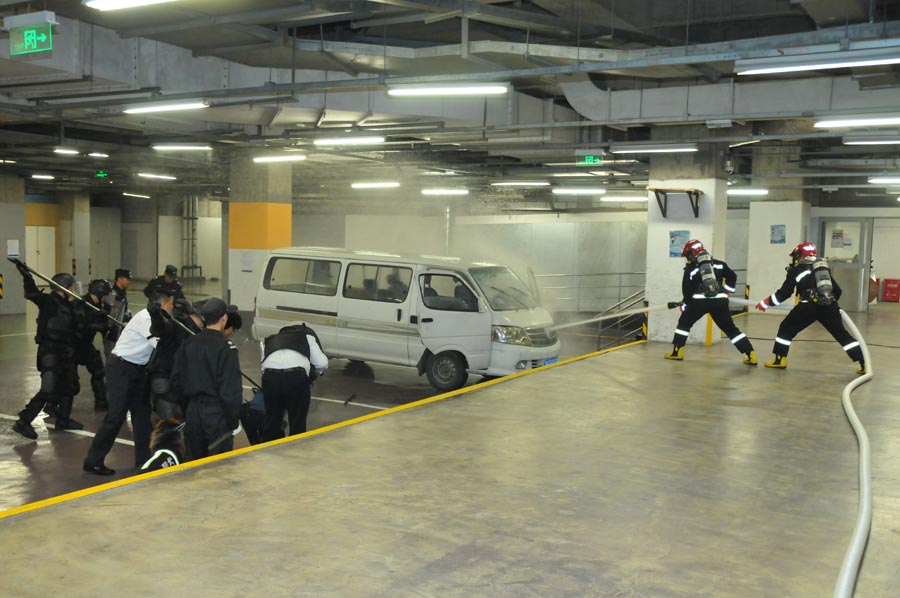 Emergency drill held at Shanghai World Financial Center