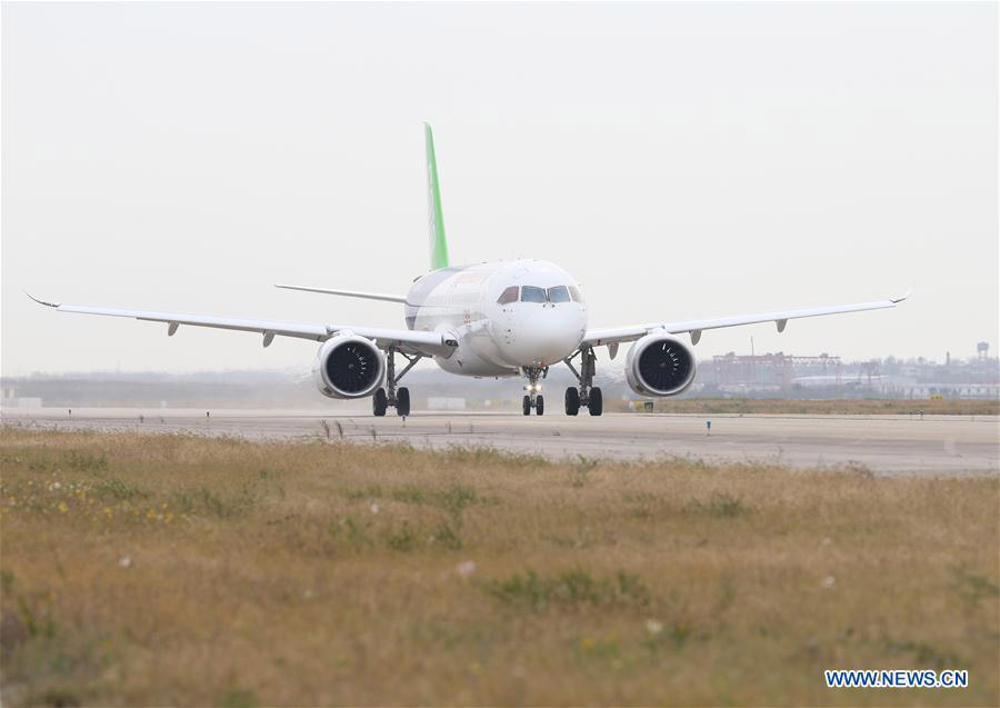 C919 makes first intercity flight