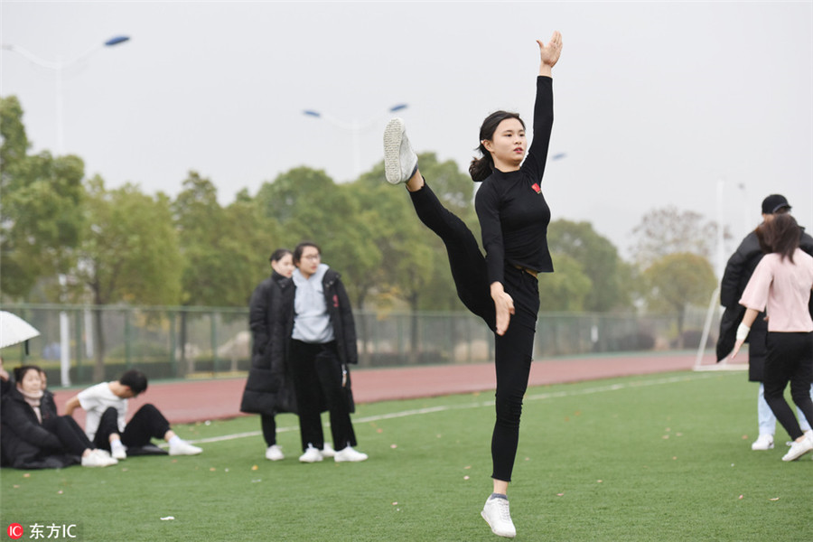 Future stars' final shot for entrance exam in Anhui