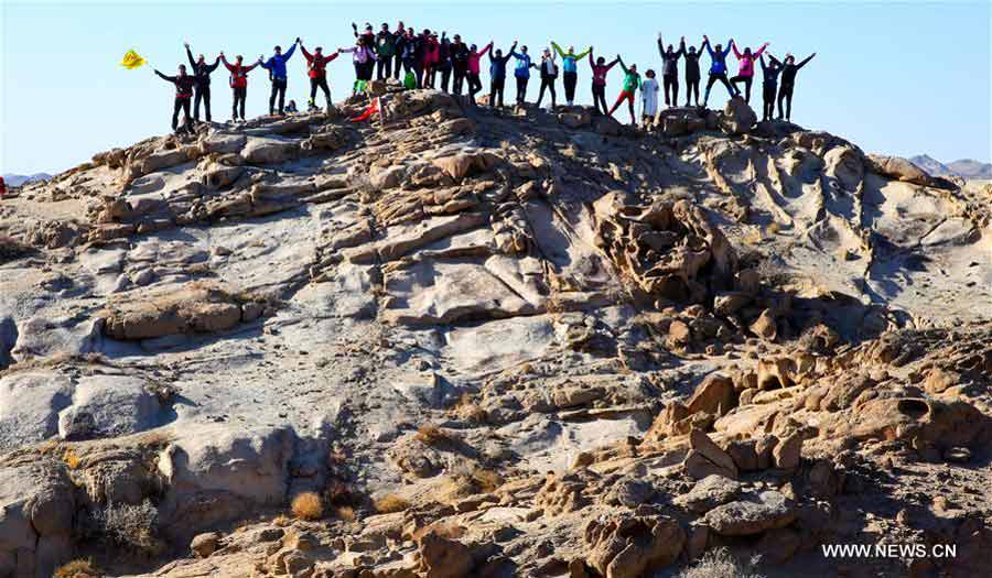 Tourists visit Gobi area in Inner Mongolia