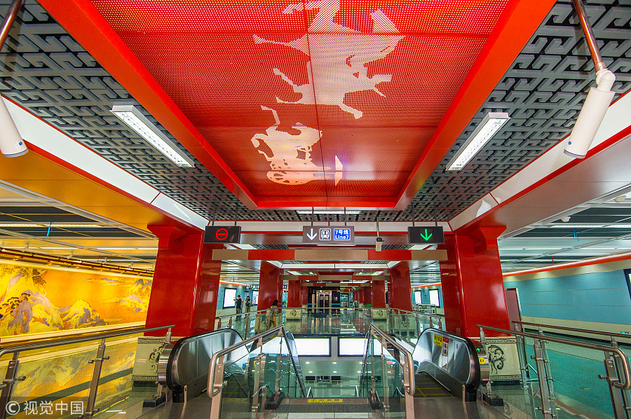 Beautiful designs grace Chengdu metro stations