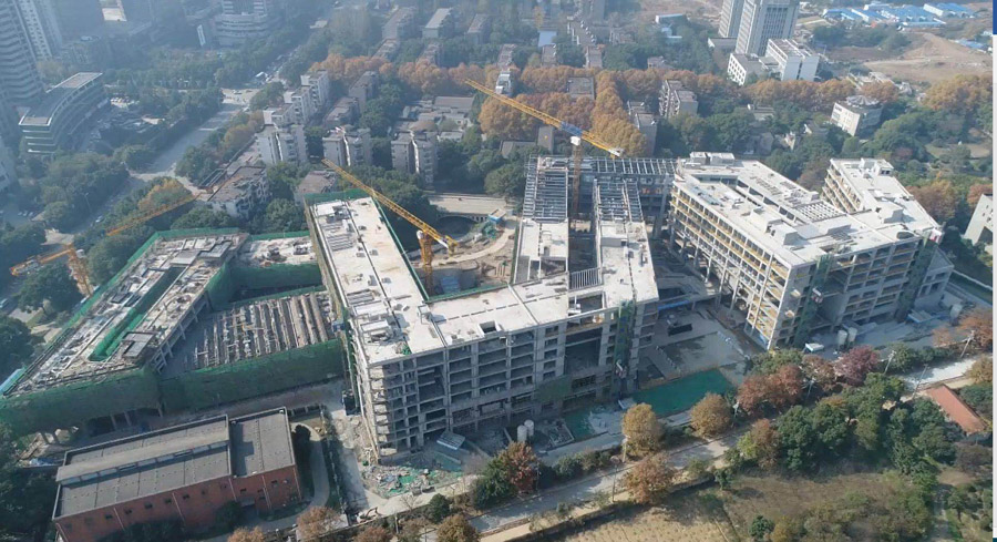 China's huge optoelectronics lab takes shape