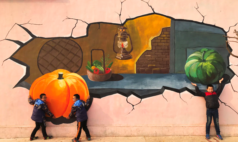 3D murals helping village eliminate poverty