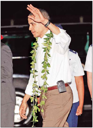 Obama eases into Hawaiian holiday