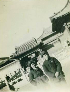 A couple in love in 1950s