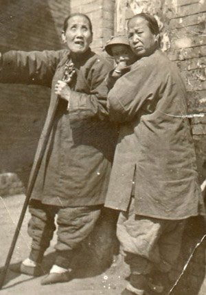 Women with bound feet in Tsingtao 1945