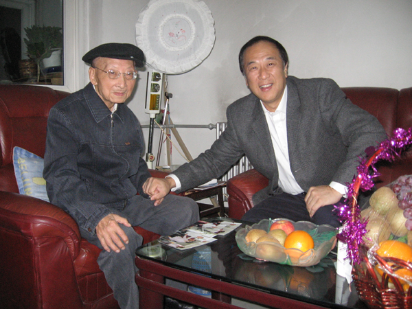 Colleagues celebrate Jiang's birthday