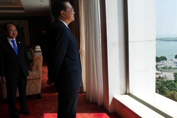 Premier Li meets Macao chief executive