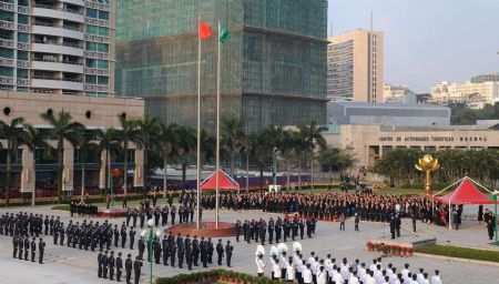 Fernando Chui sworn in as Macao's chief executive