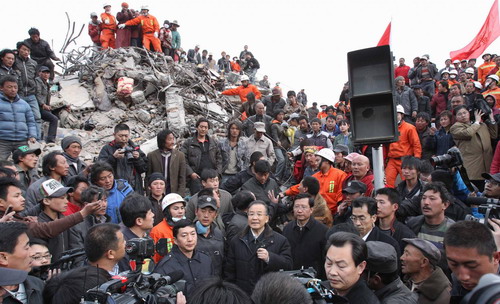 Top leaders urge all-out efforts to save lives