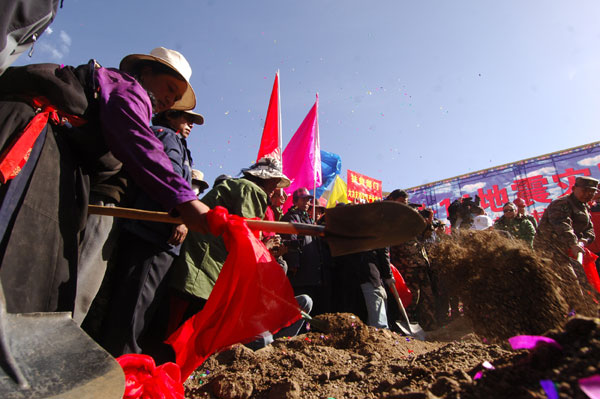 China kicks off reconstruction in quake-jolted Yushu