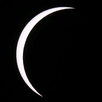 Thousands witness total solar eclipse